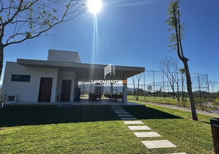 Terreno no bairro Vila Santana em Santo Amaro da Imperatriz - Cód. 1771