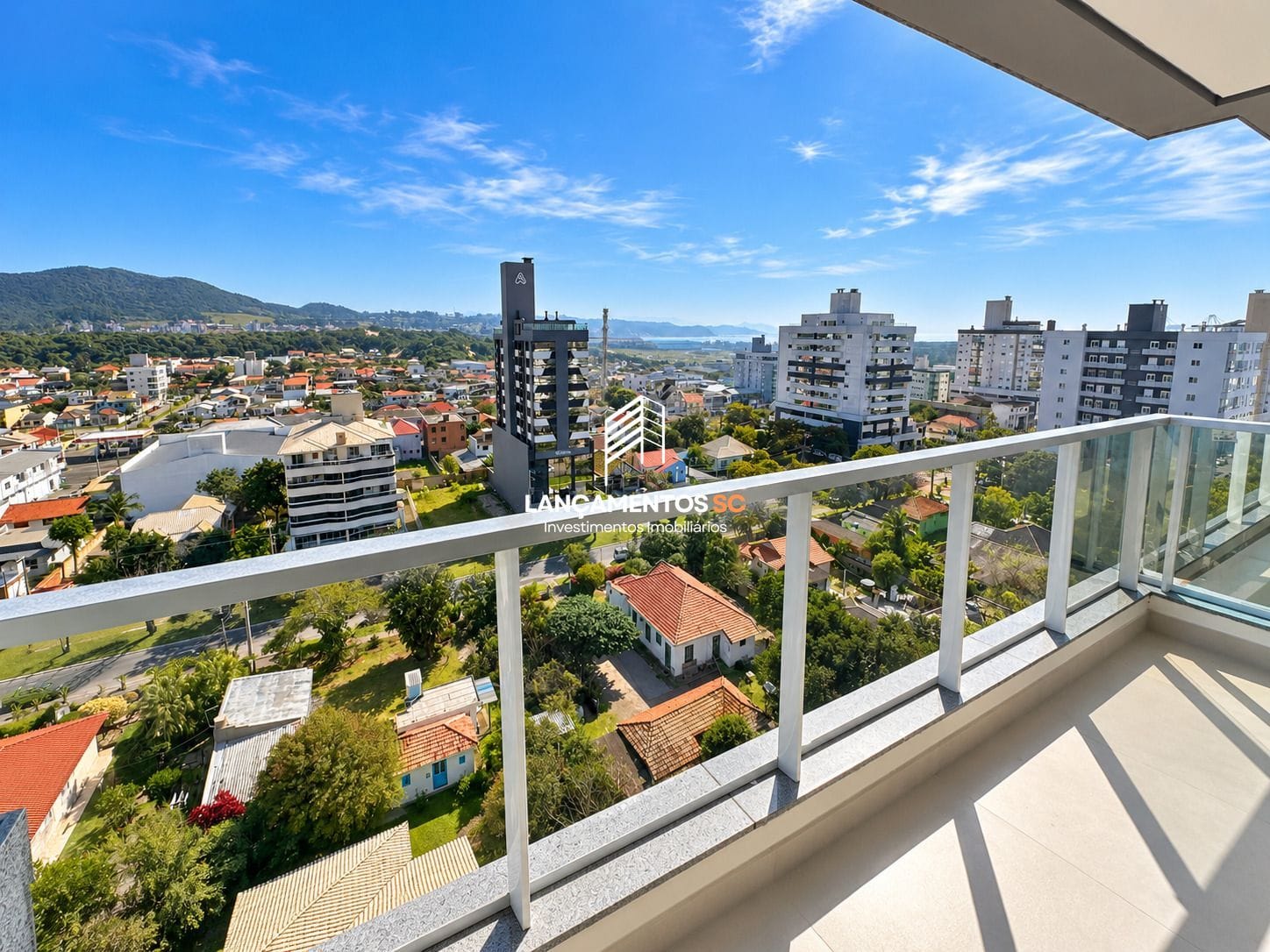 Apartamento no bairro Centro em Imbituba - Cód. 1023