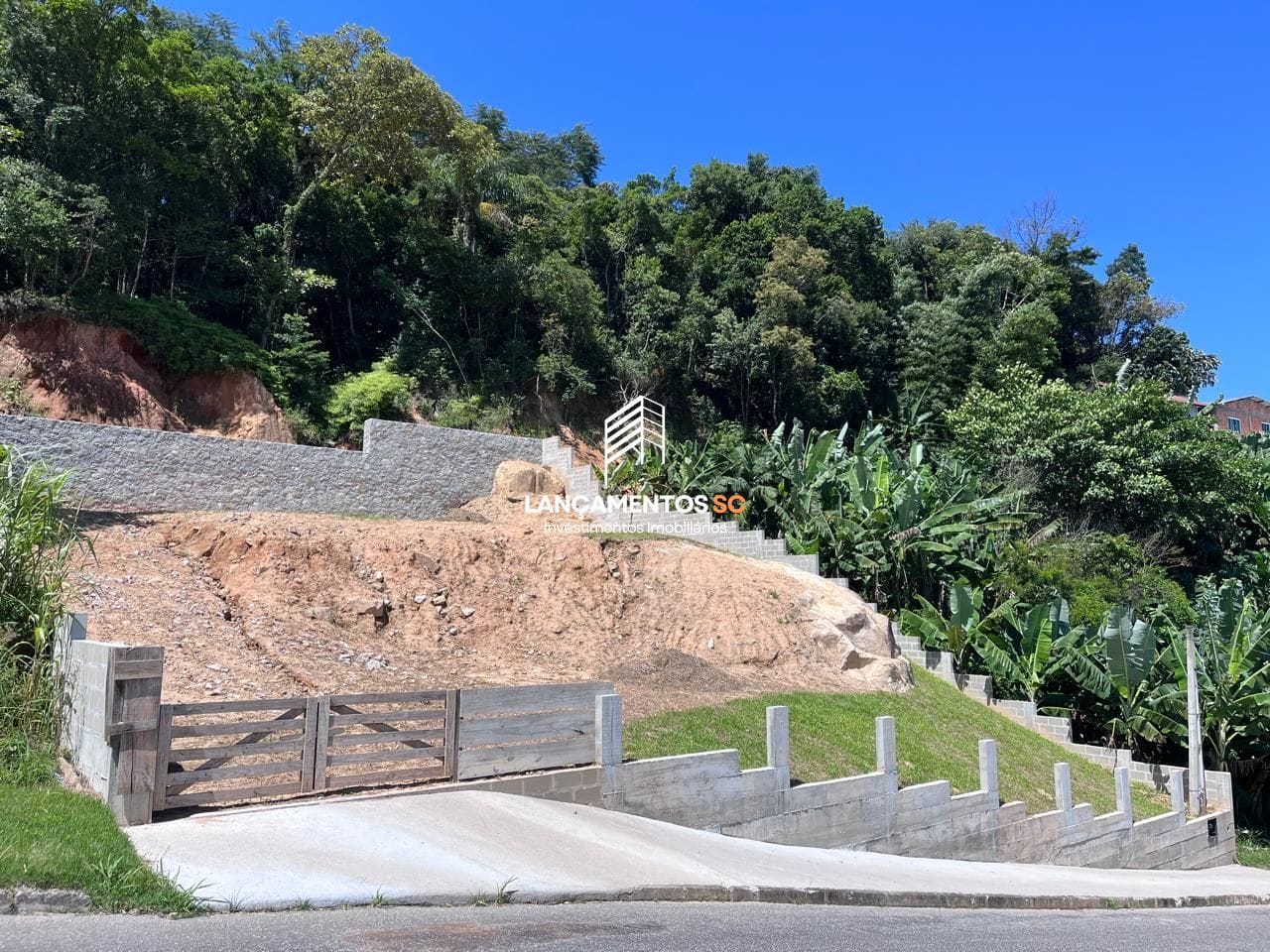 Terreno no bairro Forquilhinha em São José - Cód. 1638