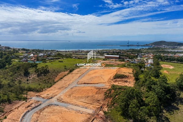 Terreno no bairro Ribanceira em Imbituba - Cód. 1853