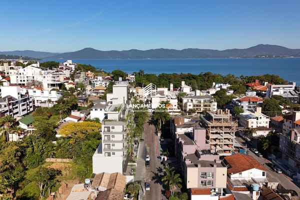 Apartamento no bairro Canasvieiras em Florianópolis - Cód. 1971
