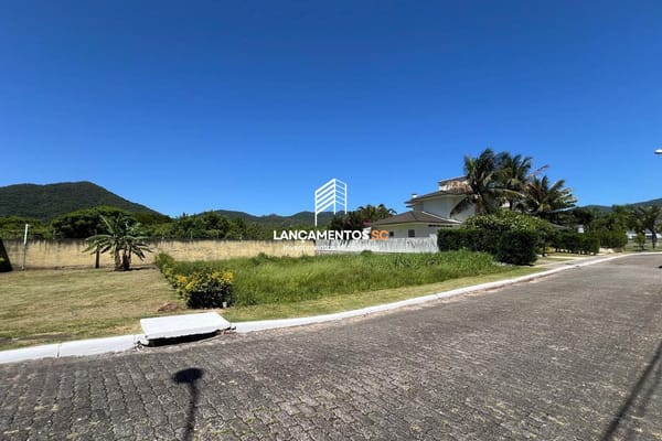 Terreno no bairro Cacupé em Florianópolis - Cód. 1674