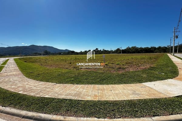 Terreno no bairro Vila Santana em Santo Amaro da Imperatriz - Cód. 1766