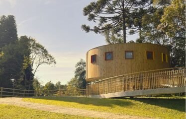 Casa em condomínio de alto padrão em Rancho Queimado