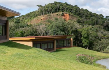 Casa em condomínio de alto padrão em Rancho Queimado