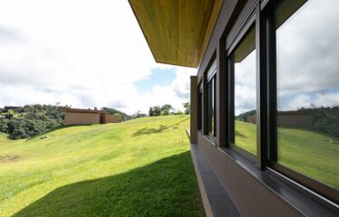 Casa em condomínio de alto padrão em Rancho Queimado