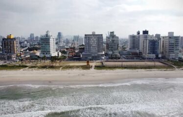 Lançamento frente mar em Navegantes