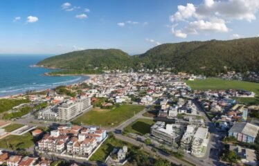 Lançamento SPE, próximo da praia na Barra da Lagoa