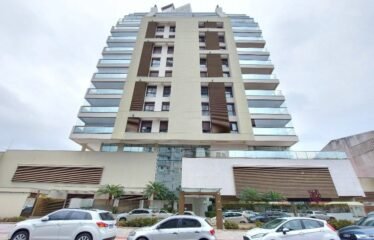 Apartamento semimobiliado no Estreito