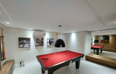Apartamento semimobiliado no Estreito