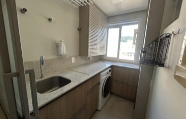 Amplo apartamento, semimobiliado no Itacorubi