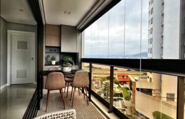 Apartamento semimobiliado no Estreito
