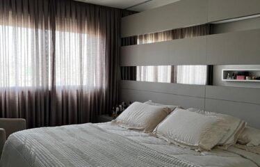Apartamento semimobiliado no Estreito