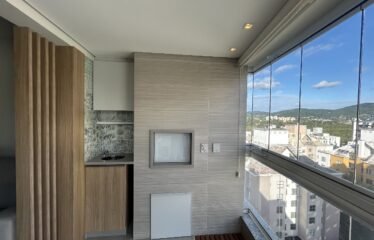 Amplo apartamento, semimobiliado no Itacorubi