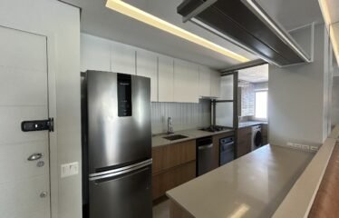 Amplo apartamento, semimobiliado no Itacorubi