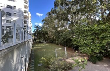 Amplo apartamento, semimobiliado no Itacorubi