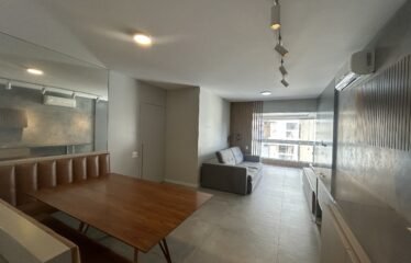Amplo apartamento, semimobiliado no Itacorubi